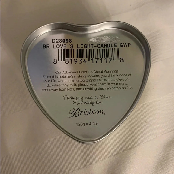 Brighton Love’s Light Candle in metal rose printed tin - Picture 5 of 7